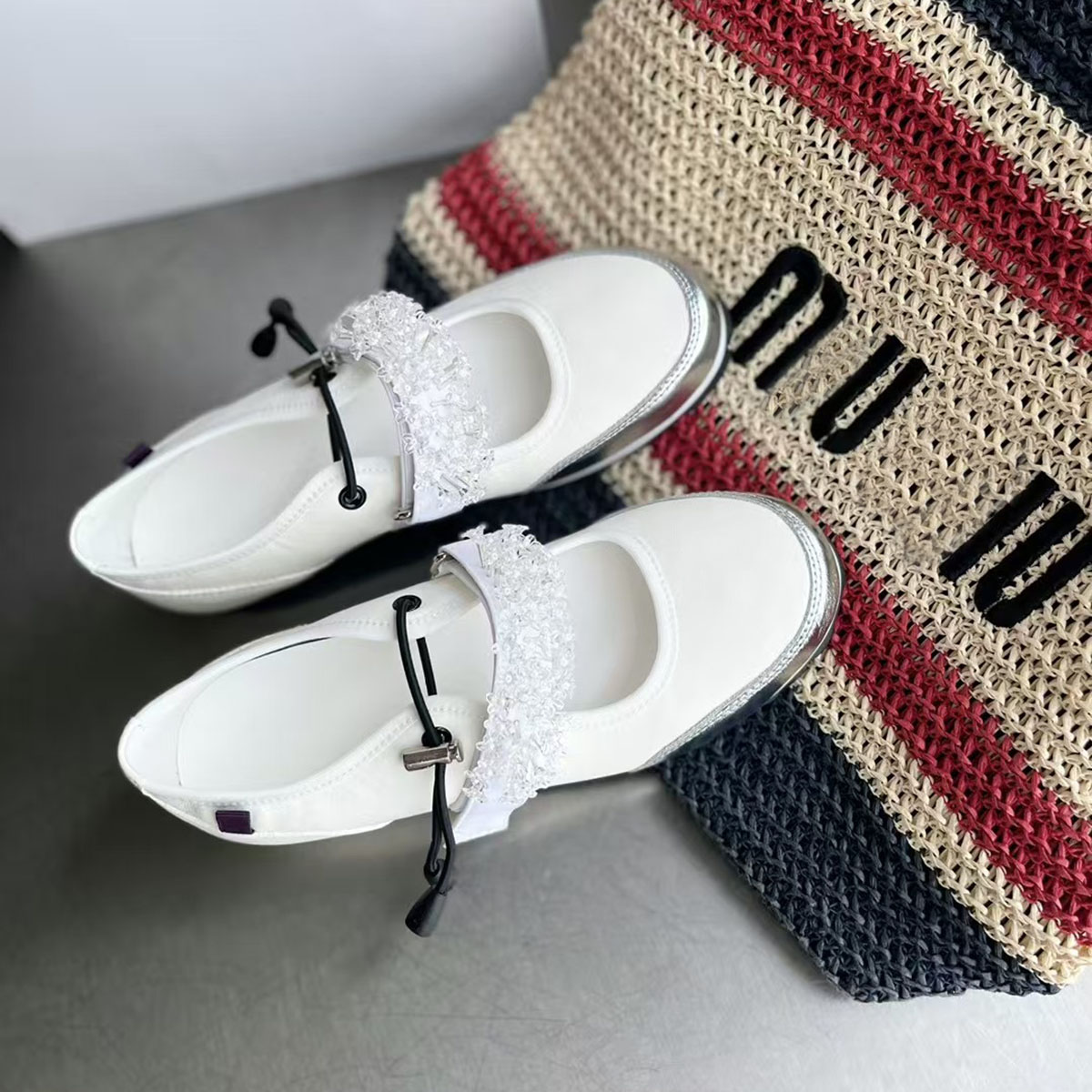 2025夏季新款真皮小白鞋时尚百搭平底玛丽珍单鞋浅口魔术贴休闲鞋