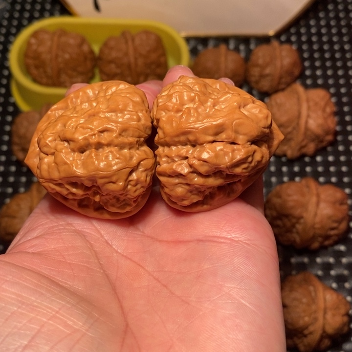 把件文玩核桃一线天开背八大腿三角箭毒蛙