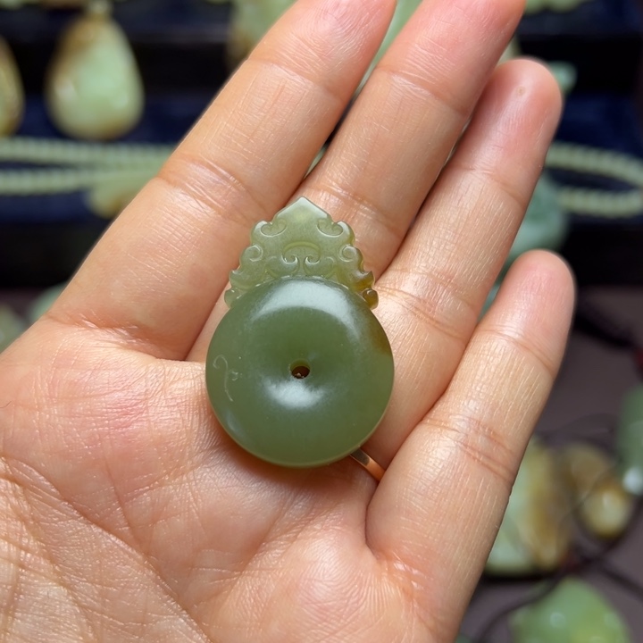 普***r岫岩河磨玉（透闪石质玉）未镶嵌挂件