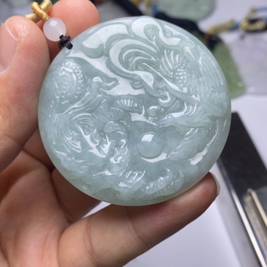 翡翠未镶嵌颈饰翡翠