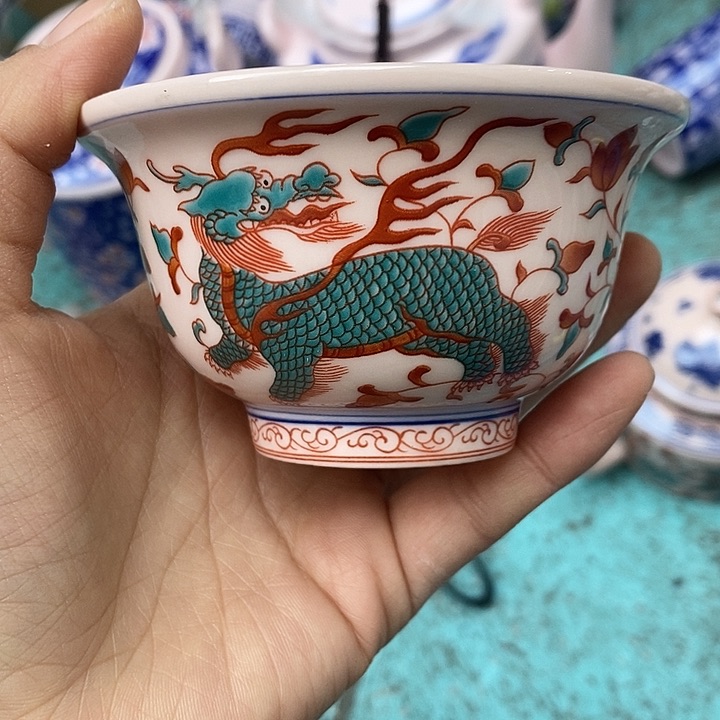 摆件陶红稀土斗彩麒麟压手杯