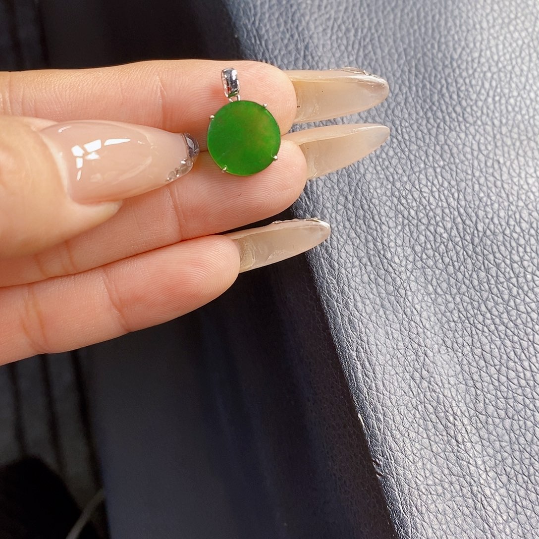 项链18K金镶嵌翡翠翡翠