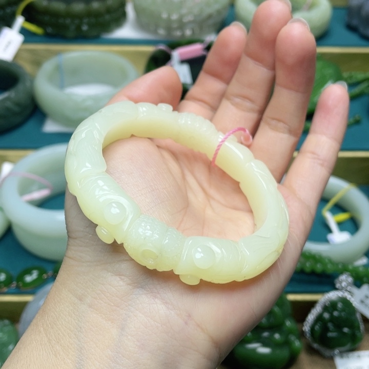 和田玉手镯54圈口 编号64未镶嵌