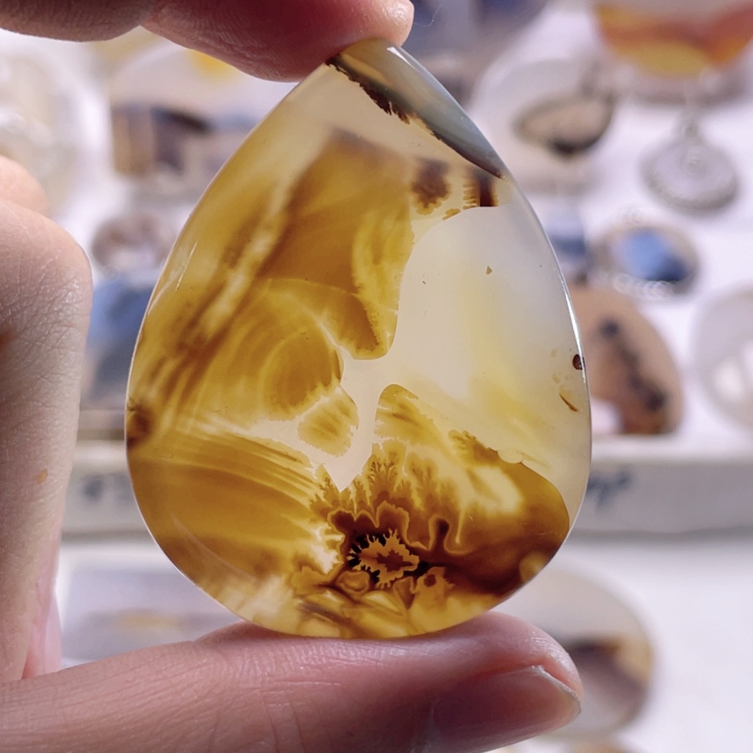 玛瑙/玉髓未镶嵌珠宝奇石