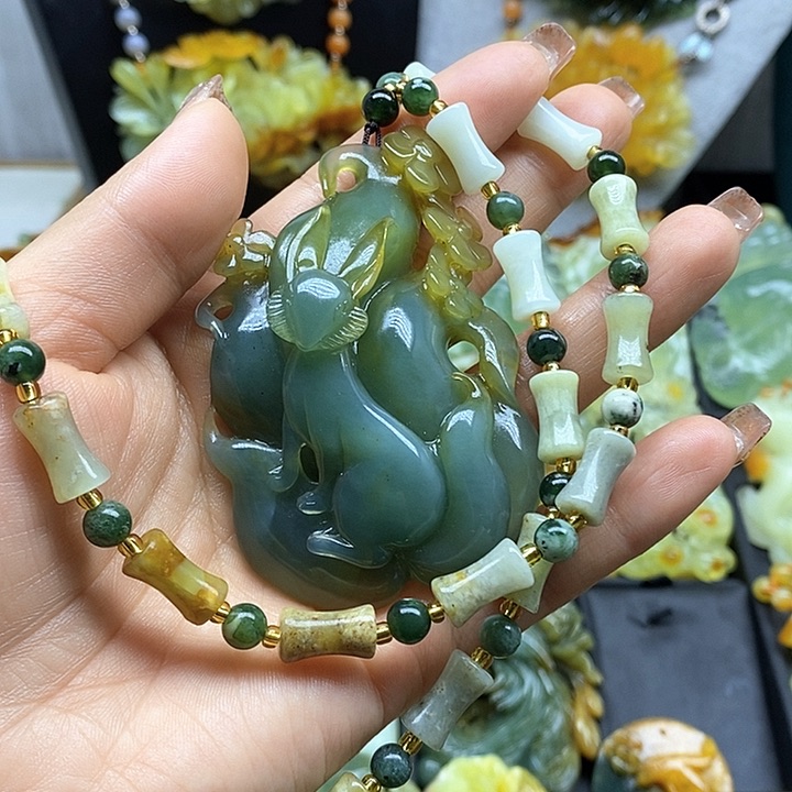 蛇纹石玉挂件未镶嵌最*