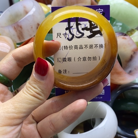 石英质玉手镯未镶嵌