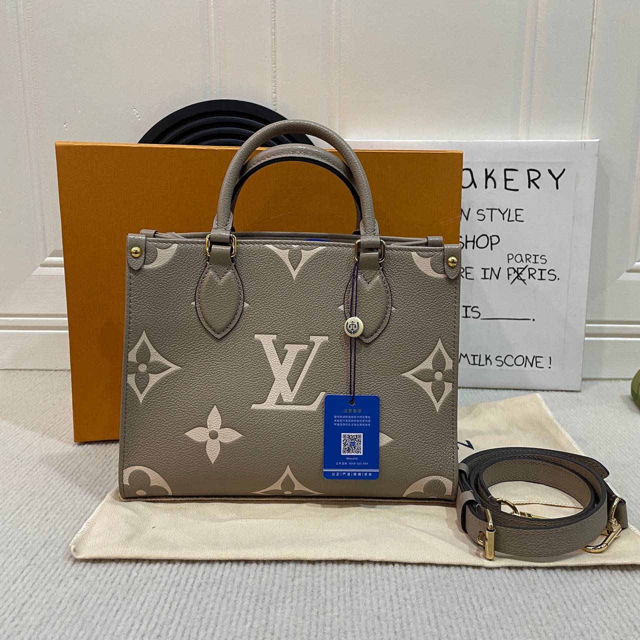 95新 LouisVuitton/路易威登 大象灰老花onthego 小号