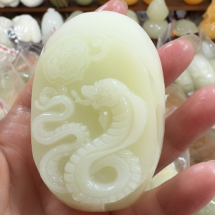 徐***叶砖雕石头手把件不退不换