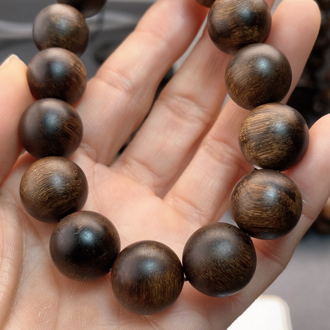 沉香手串光*哥白棋瘤疤