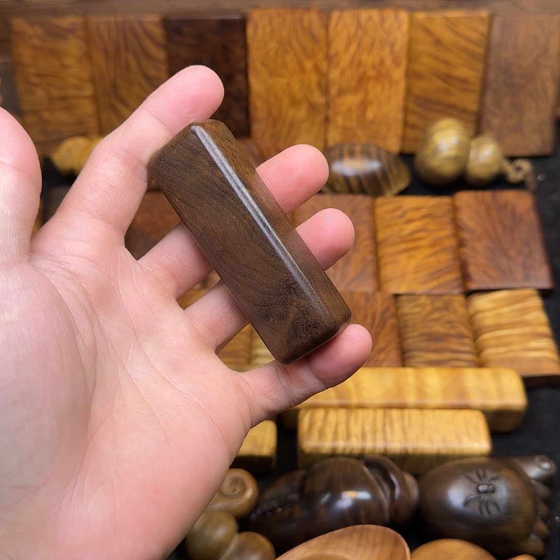 楠木金丝楠木无事牌