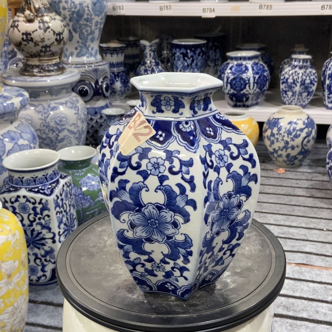 摆件花瓶手绘釉下彩