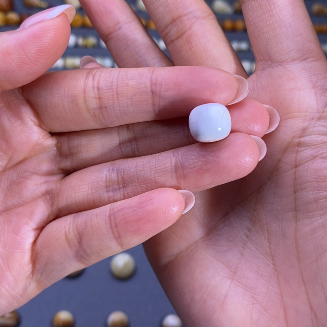 裸石琥珀未镶嵌别***啥10+老型