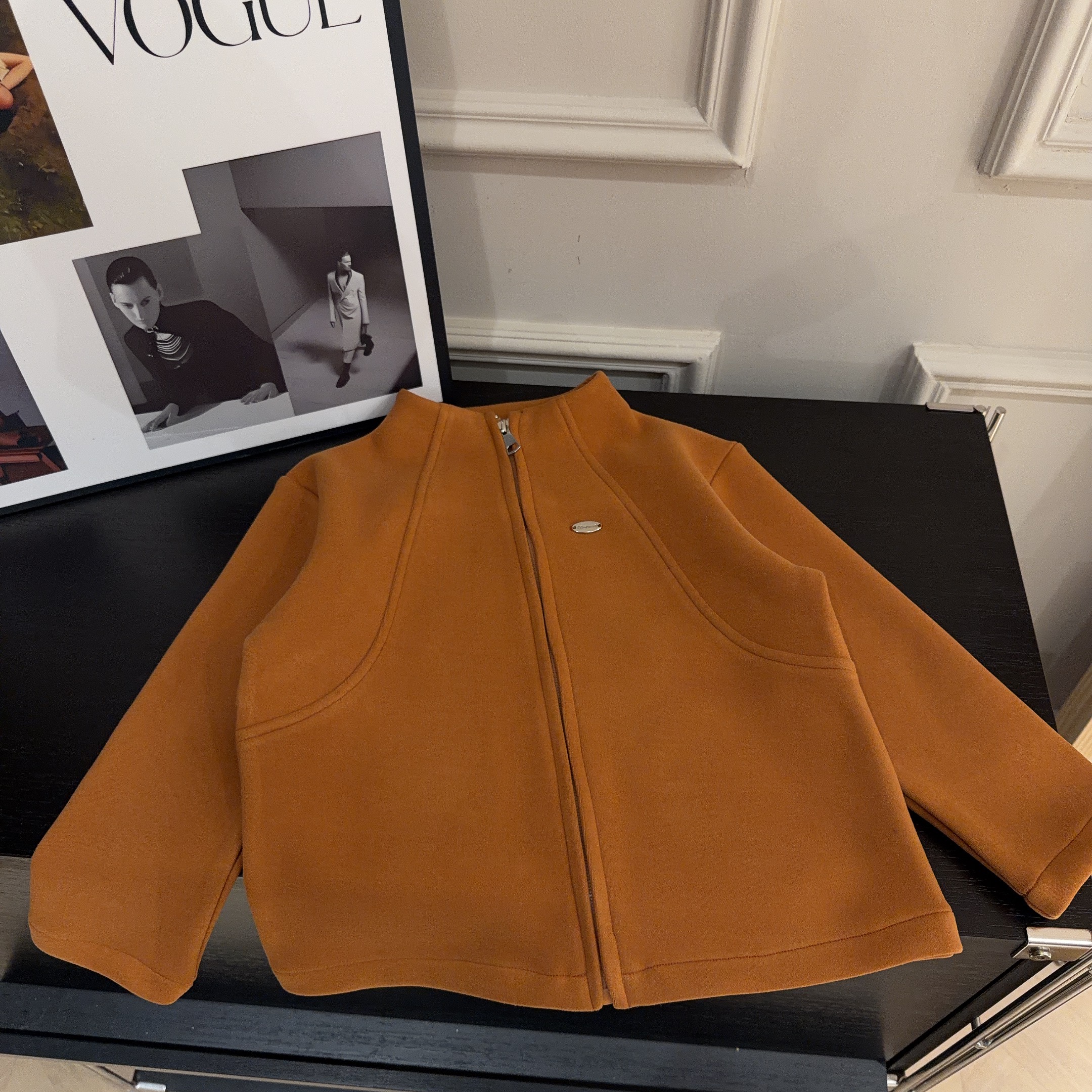 【两个小盆友】2025秋冬款慕斯绒男女童儿童外套百搭休闲纯色881066