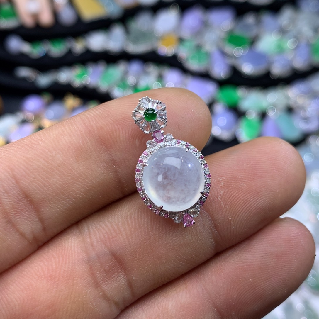 翡翠18K金镶嵌耳饰