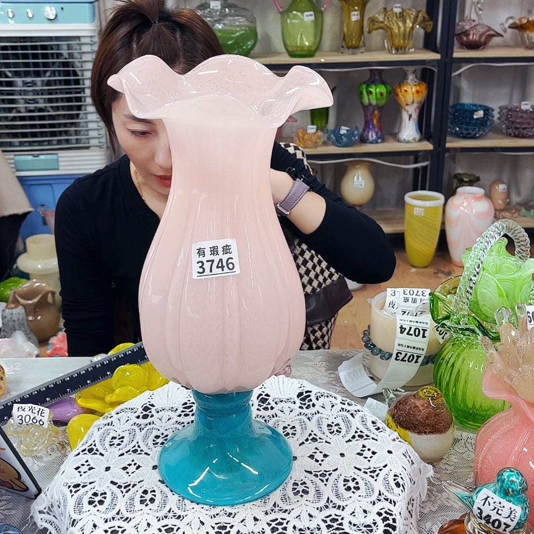3746瑕  磨痕家悦琉璃工艺品底座磕碰