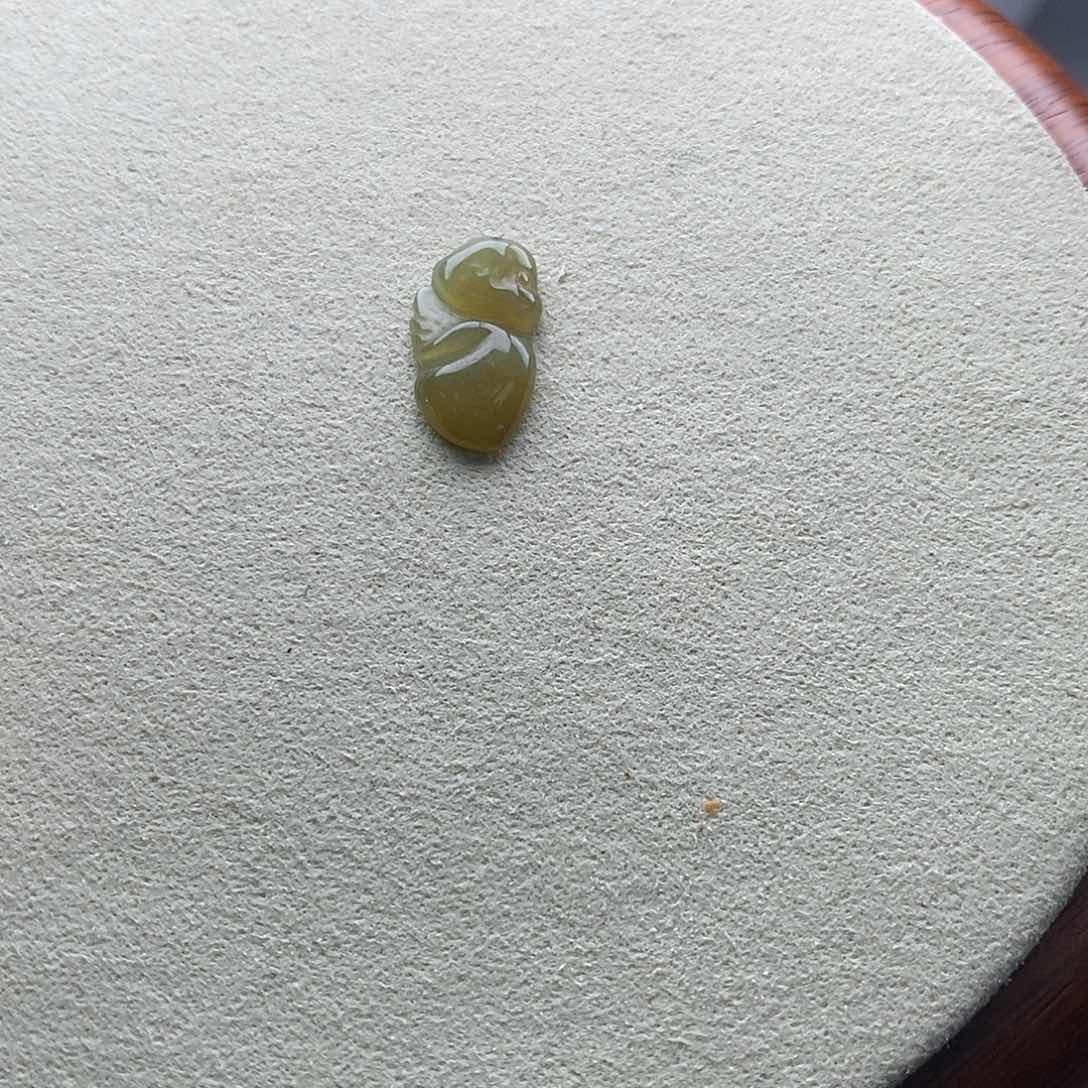 翡翠戒指未镶嵌天使提溜