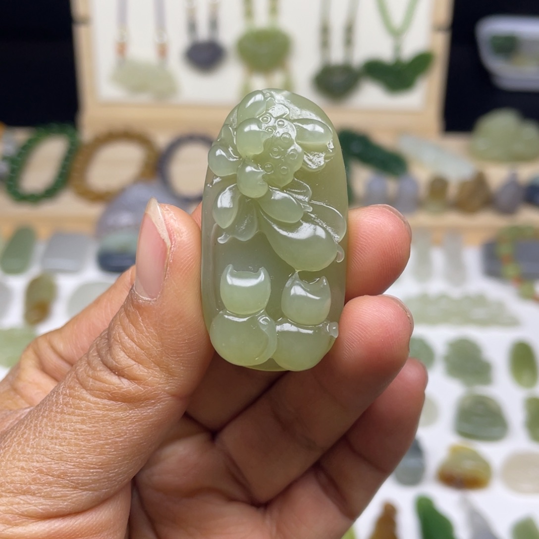 和田玉未镶嵌颈饰