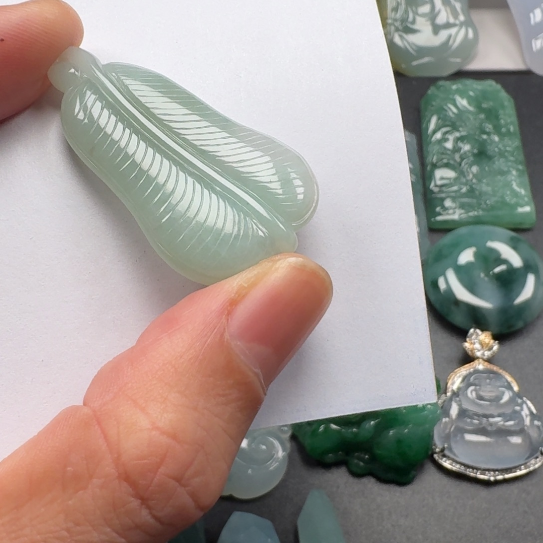 *****翡翠未镶嵌颈饰          31