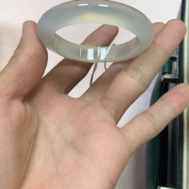 玛瑙/玉髓手镯未镶嵌?****~333