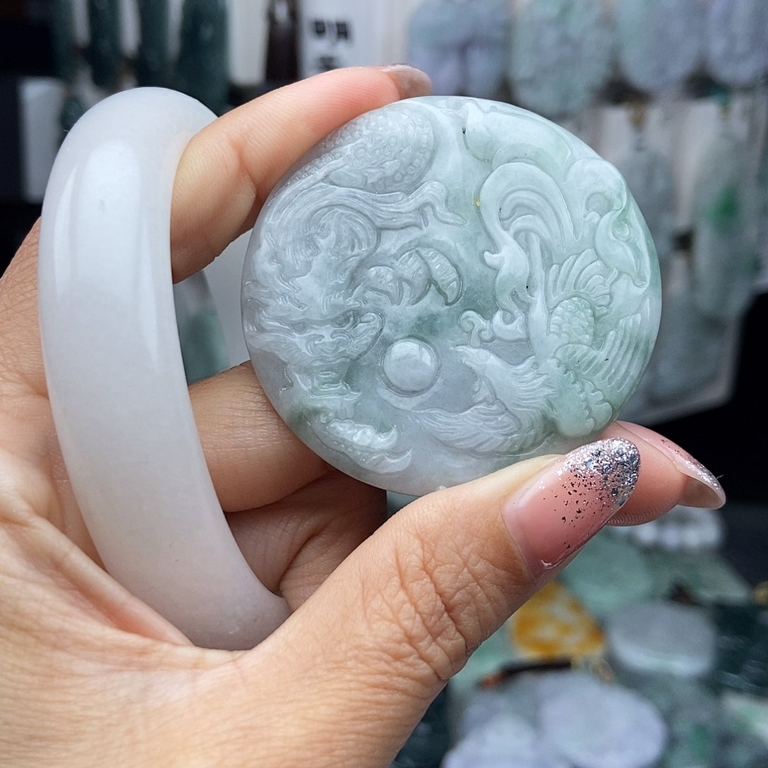 翡翠颈饰未镶嵌翡翠