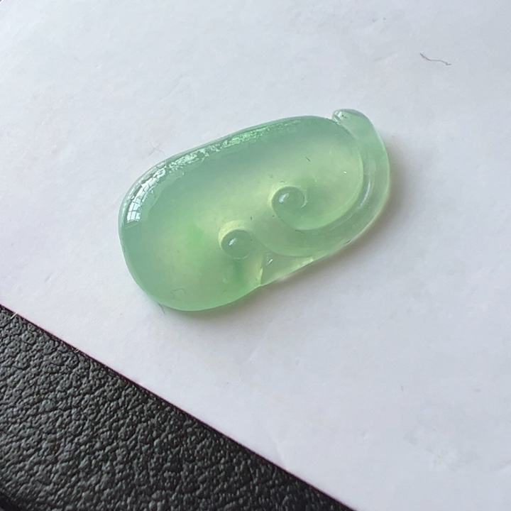定制翡翠未镶嵌自然光