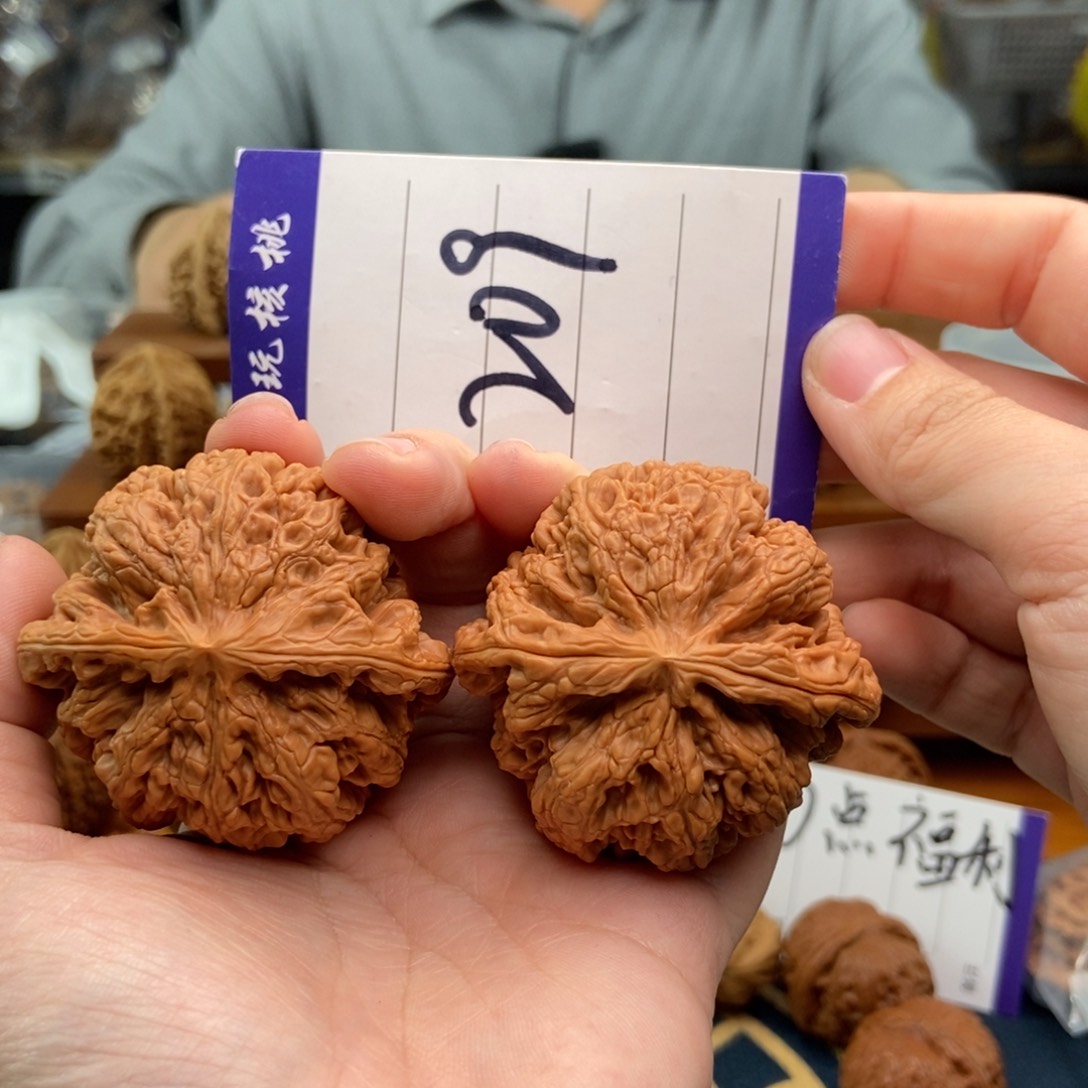 文玩核桃吊坠52粗筋