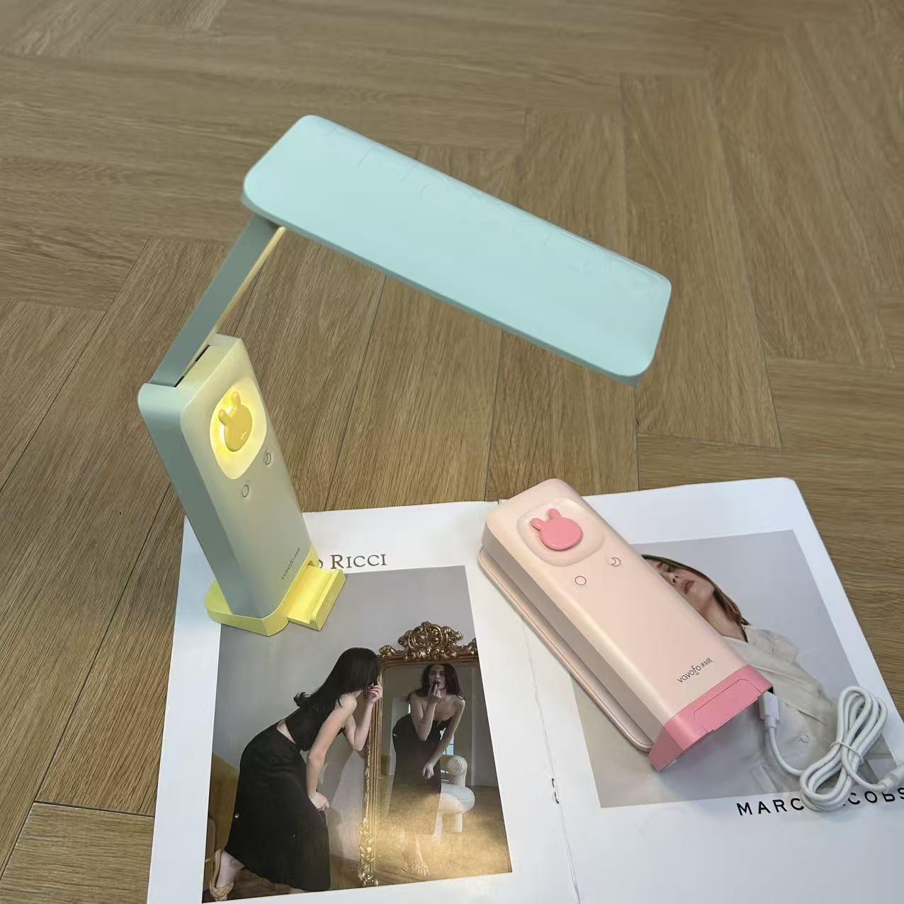 可调灯光折叠式家用可爱卡通（充电款）桌垫小台灯Y1437