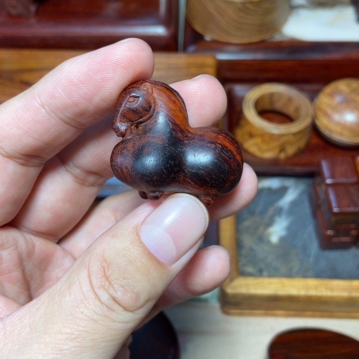 檀香紫檀（小叶紫檀）唐马