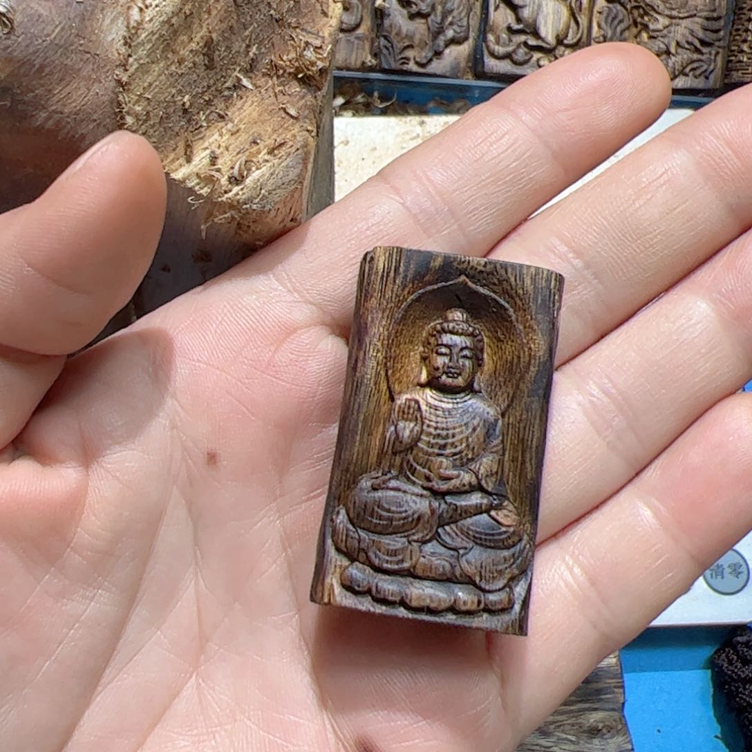 沉香吊坠?**来绿棋如来猴6.8克