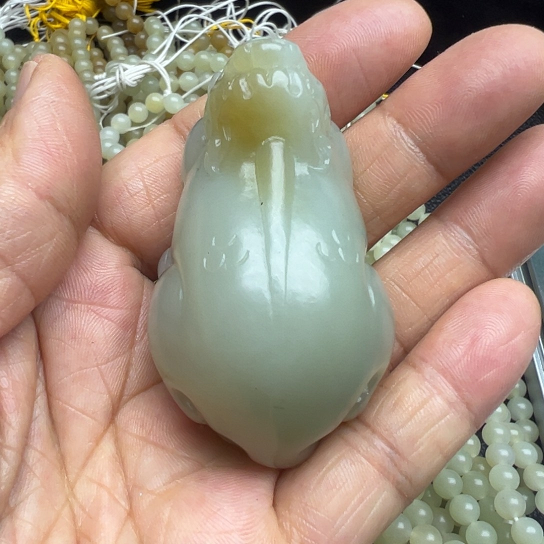 和田玉（糖玉）未镶嵌把件