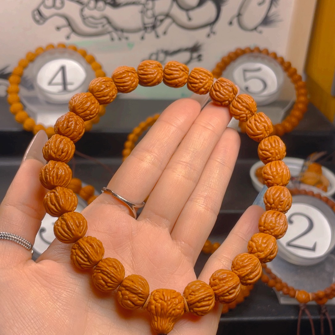 小***子桃核吊坠1.3333333333333