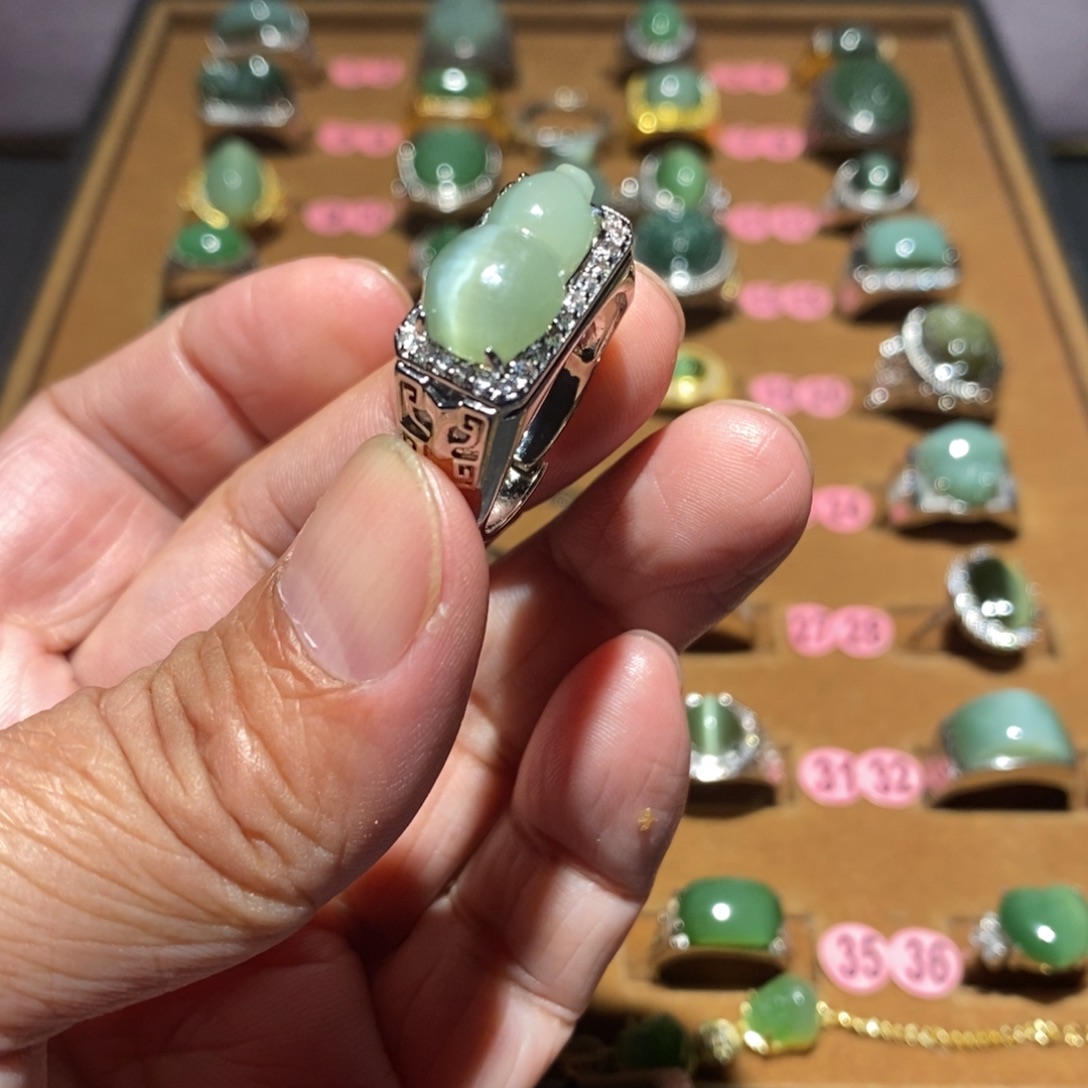 和田玉未镶嵌戒指