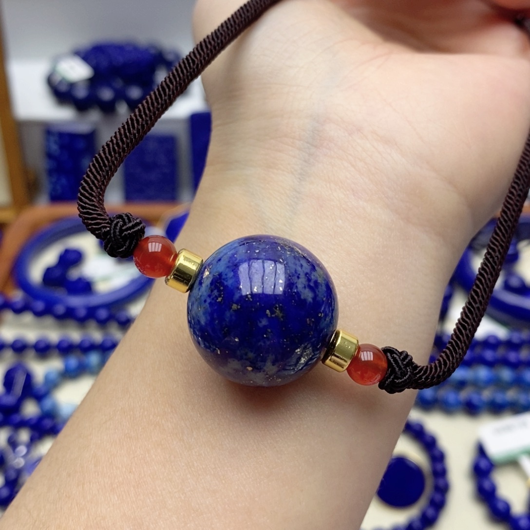 青金石未镶嵌颈饰