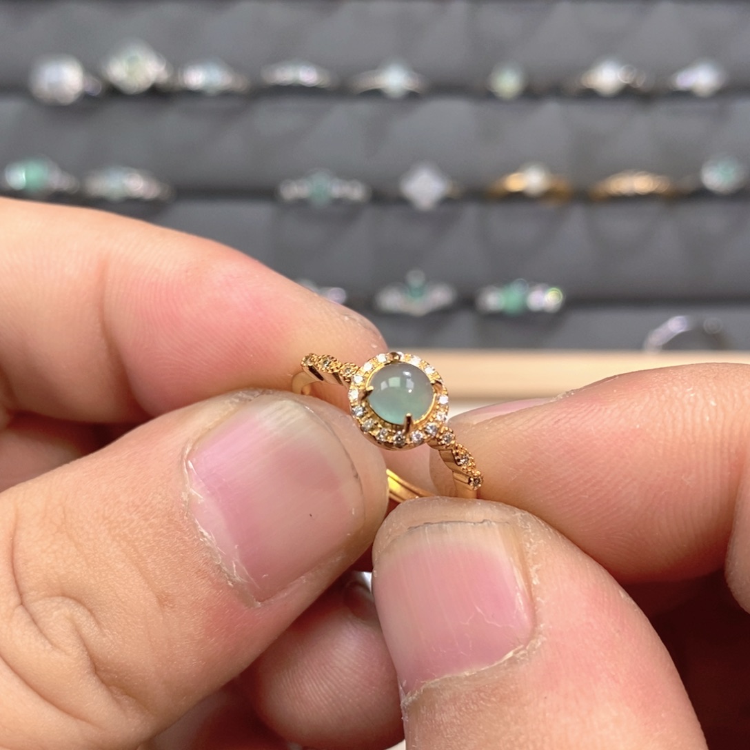 翡翠未镶嵌戒指翡翠