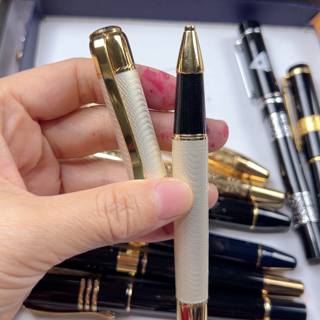 便携式古典文珍珠白色刻花拉丝宝珠笔重50g