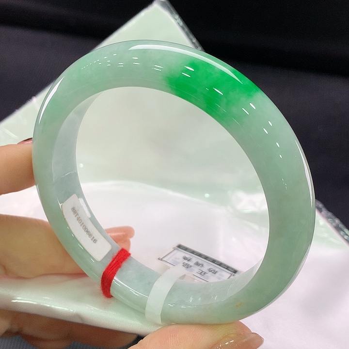翡翠手镯未镶嵌正圈61