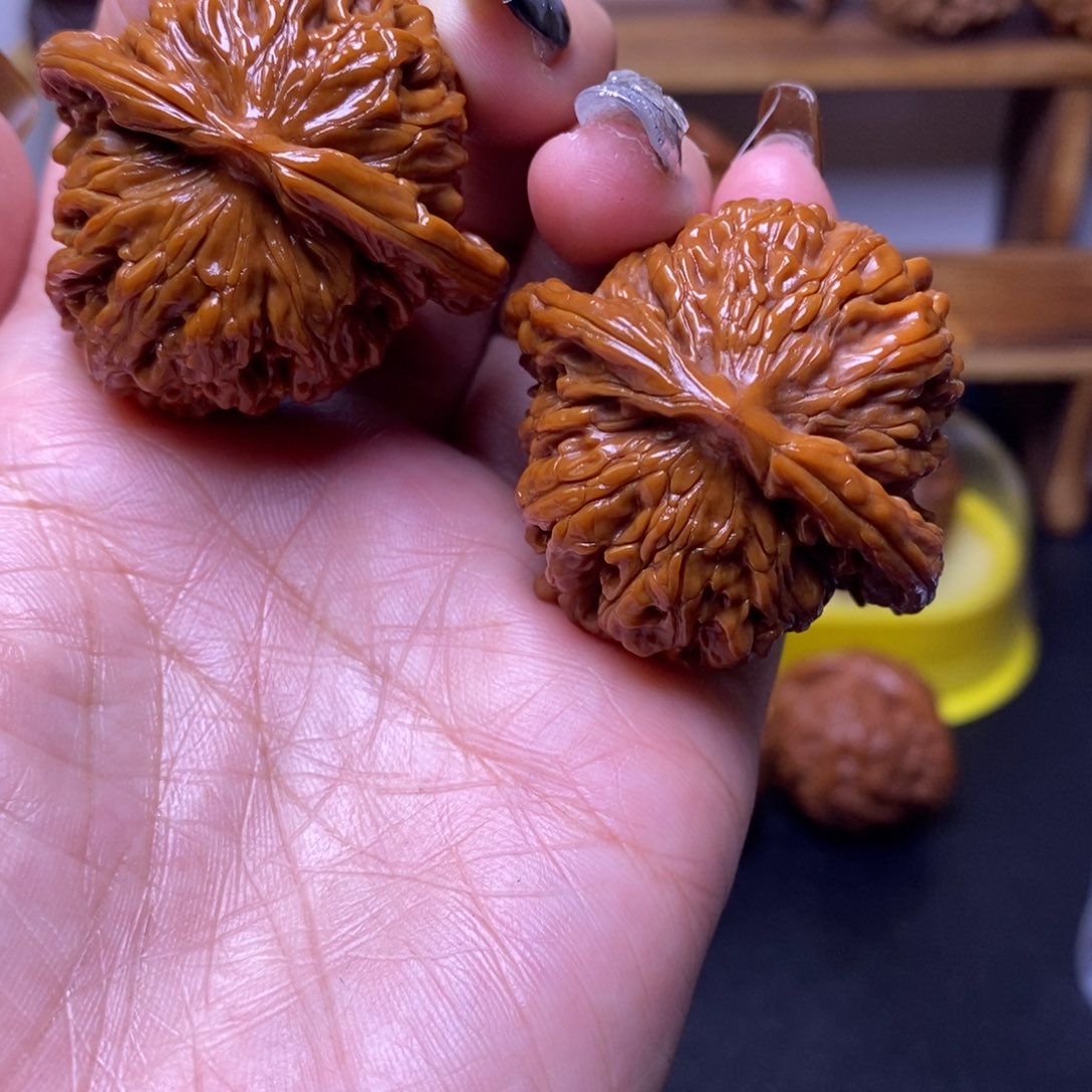 征***服文玩核桃吊坠四座咯福利