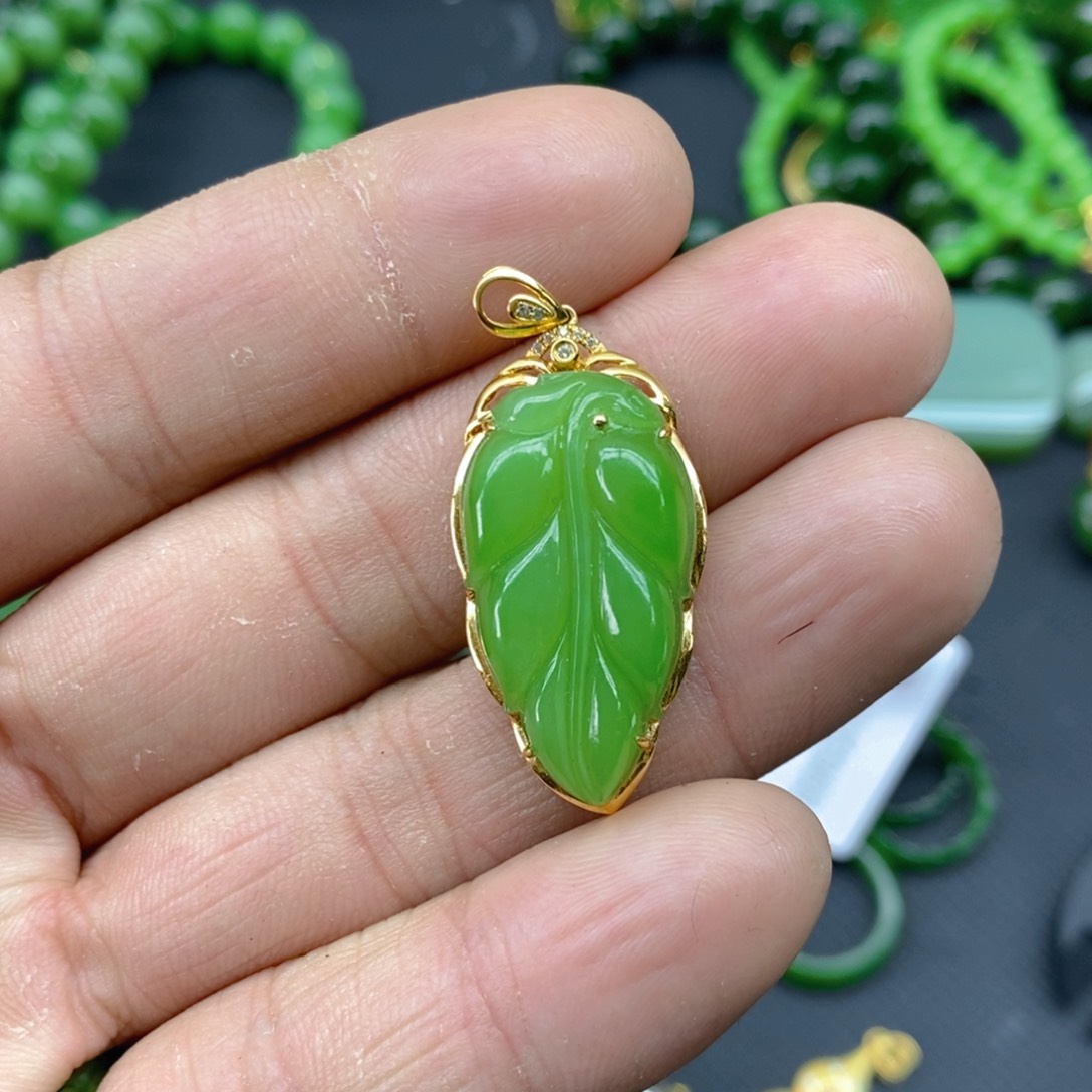 和田玉（碧玉）颈饰18K金镶嵌王*