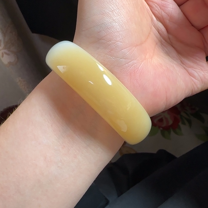 未镶嵌手镯和田玉 半山水糖白 