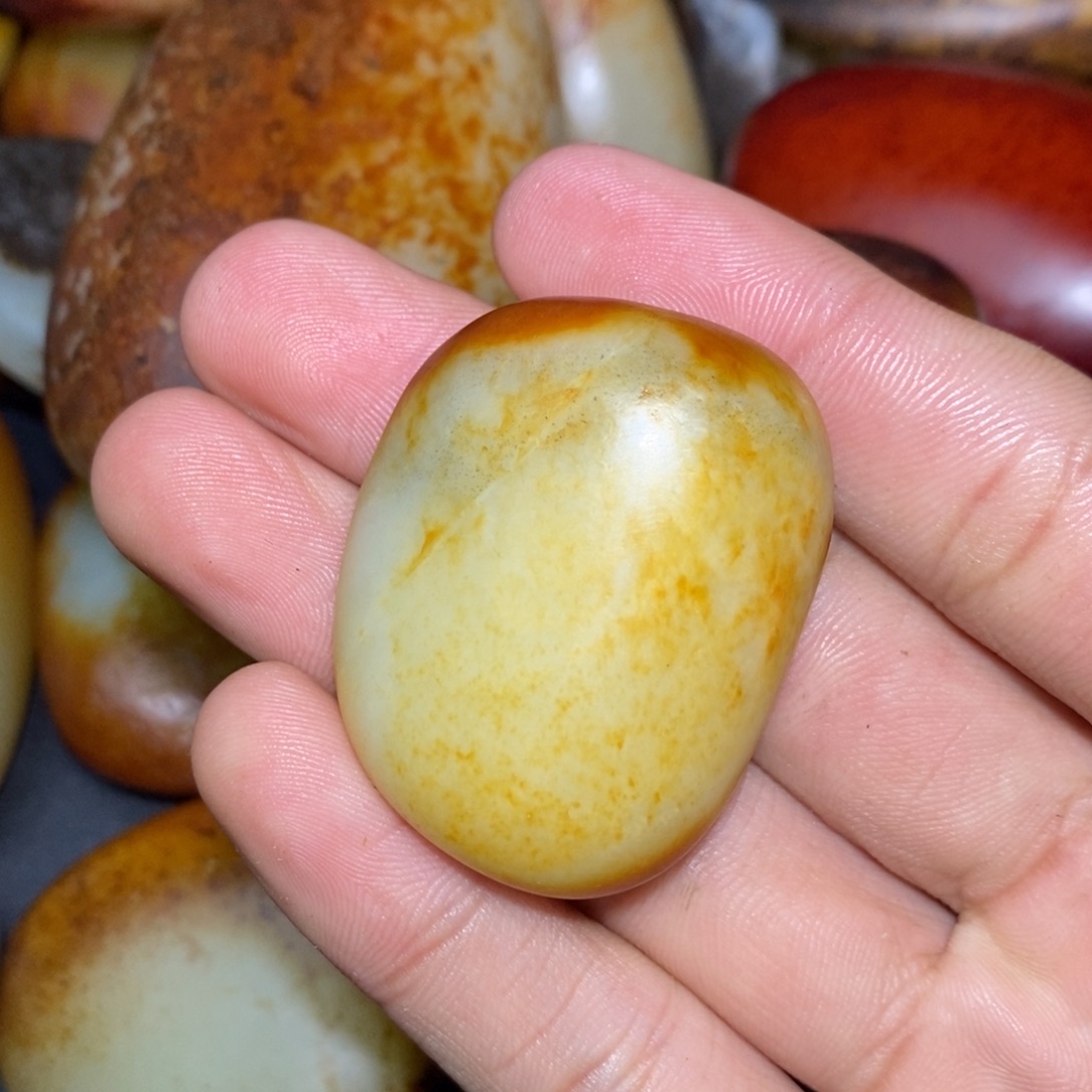 和田玉未镶嵌珠宝奇石