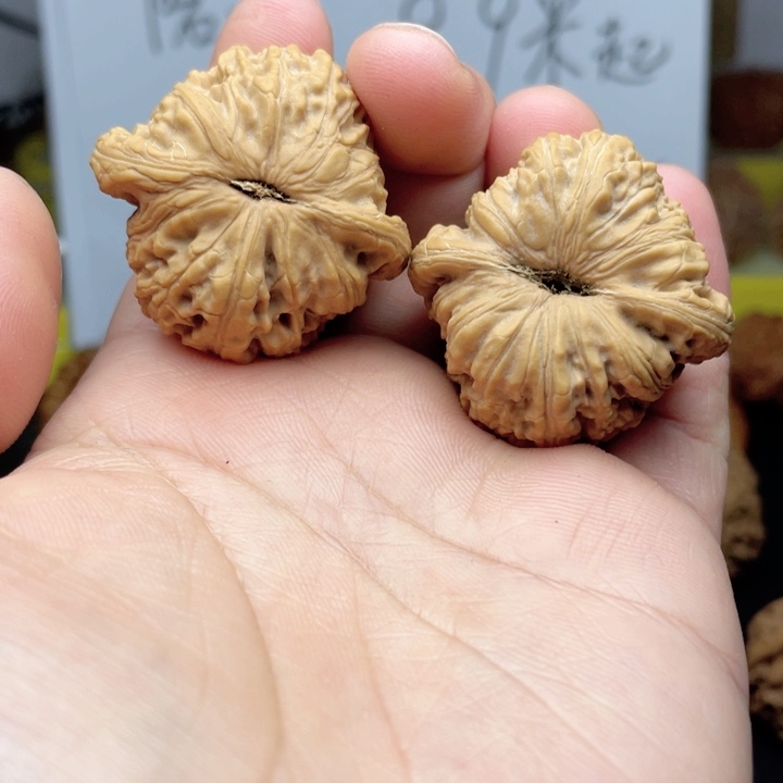 文玩核桃吊坠回**岸007二绣球练手对