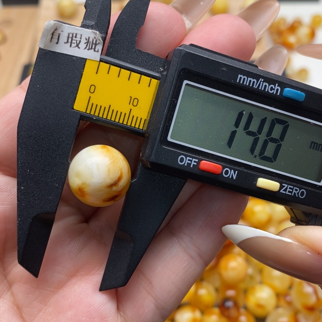 琥珀未镶嵌珠宝奇石蜜蜡