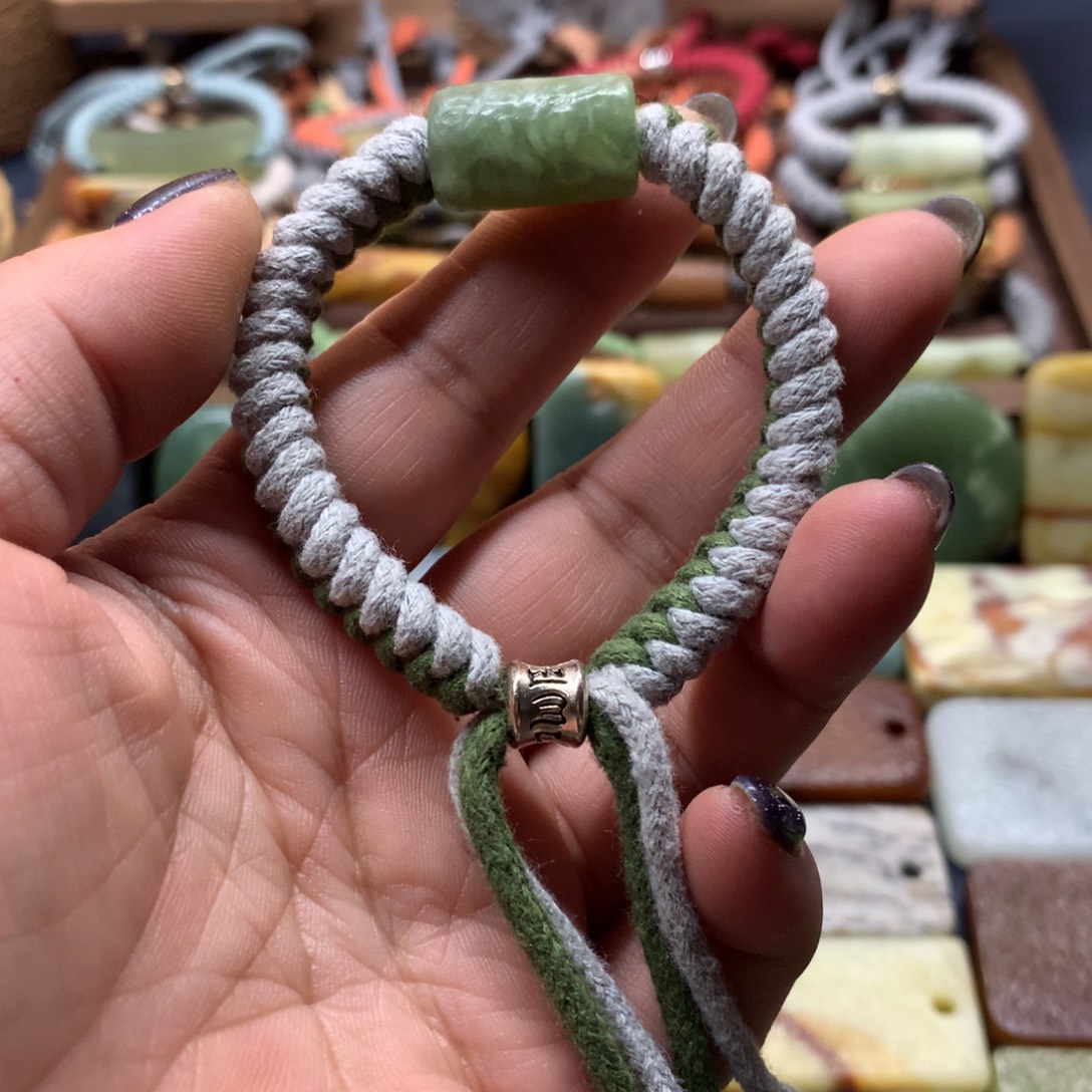 李****蛇纹石玉合金颈饰