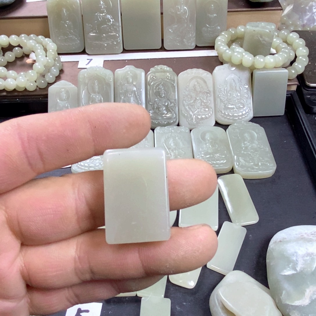 颈饰未镶嵌和田玉时*038