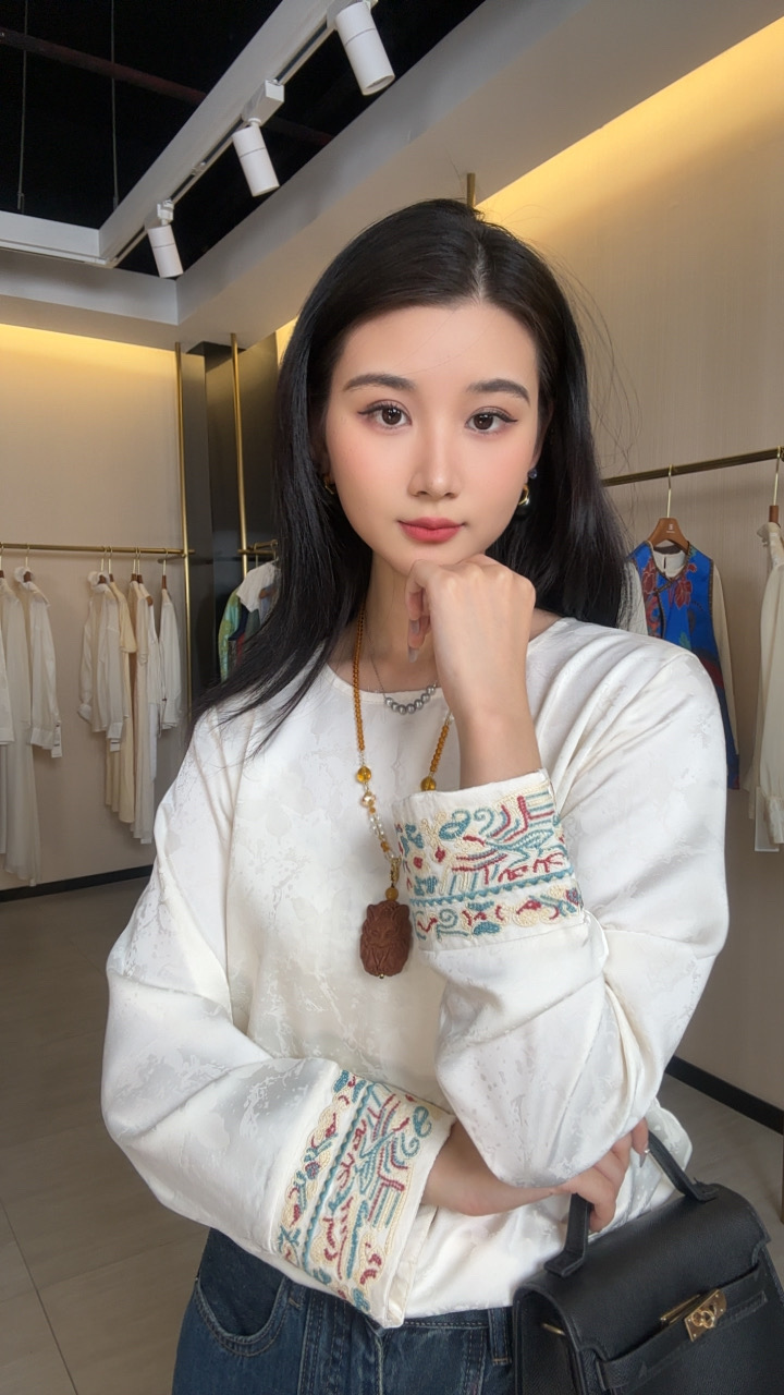 白玉 新中式提花刺绣上衣纯色中式圆领早秋气质衬衫 A63023