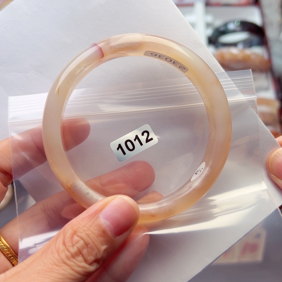 玛瑙/玉髓手镯未镶嵌孤**我