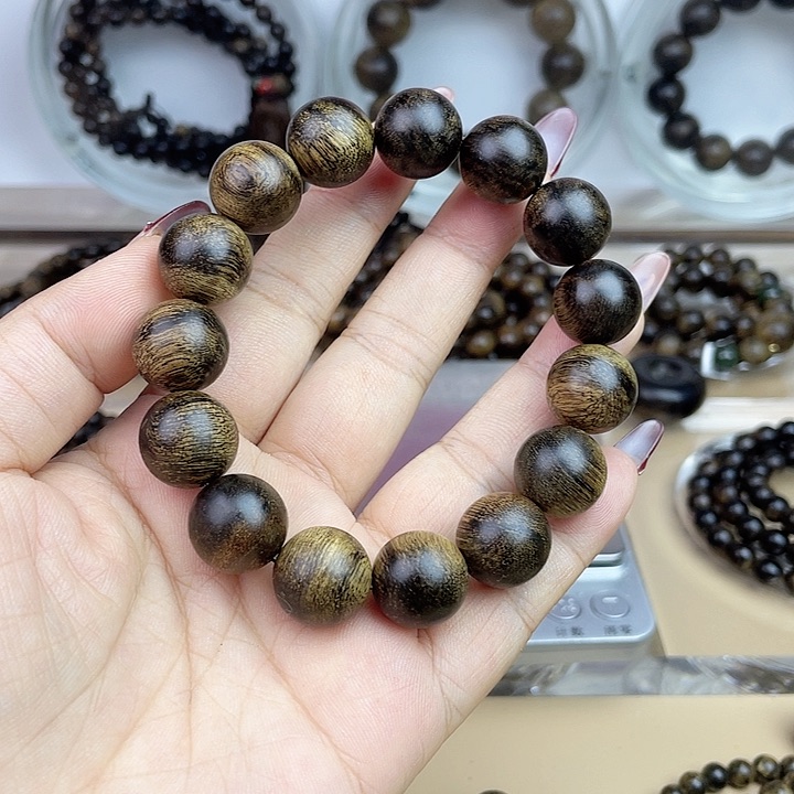 沉香手串他****斗越南芽庄白奇玉化留疤嘤子虎斑