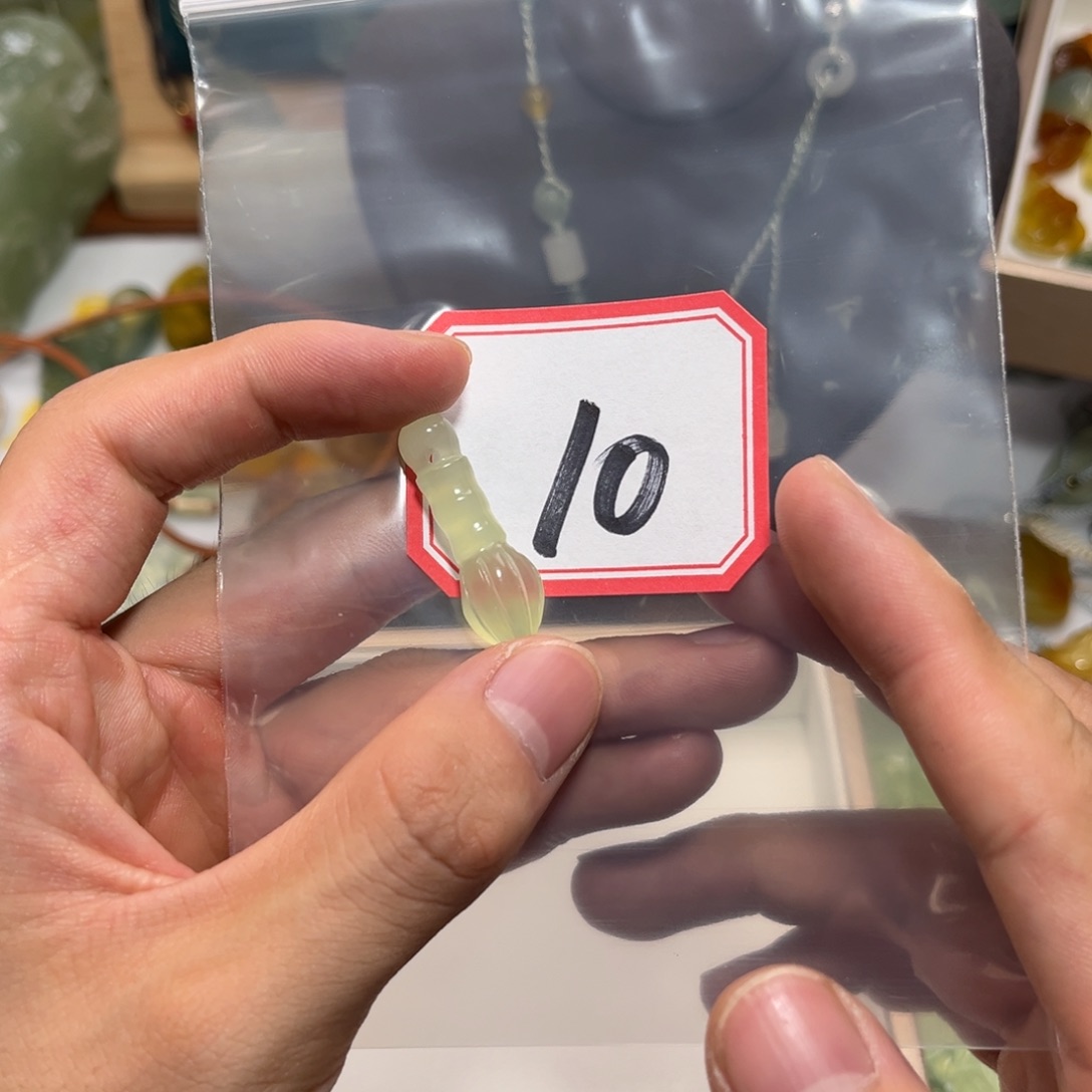 小***树合金蛇纹石玉颈饰