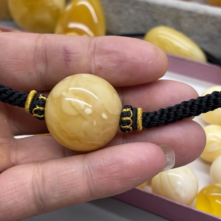 未镶嵌琥珀裸石圆珠