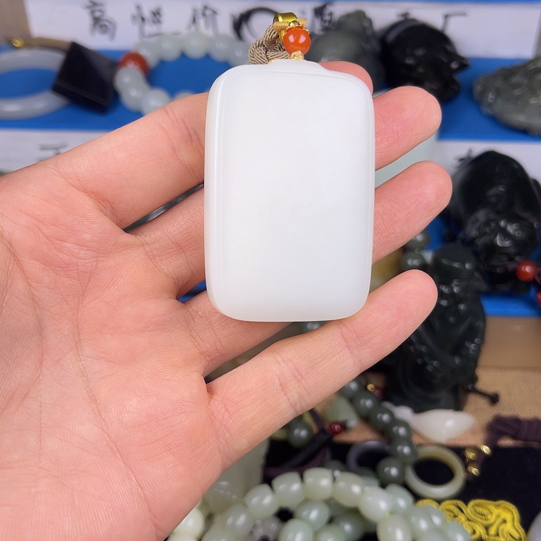 和田玉未镶嵌颈饰且末白玉牌子新疆和田玉